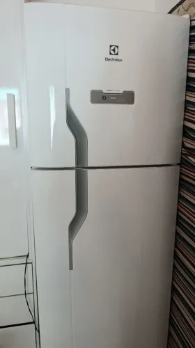 Geladeira / Refrigerador Electrolux Frost Free Duplex, 371l Cor Branco