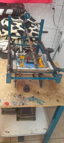 Maquina de estampar caneta e copos 