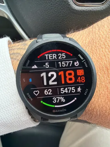 Smartwatch Relógio Garmin Forerunner 165 43mm Preto