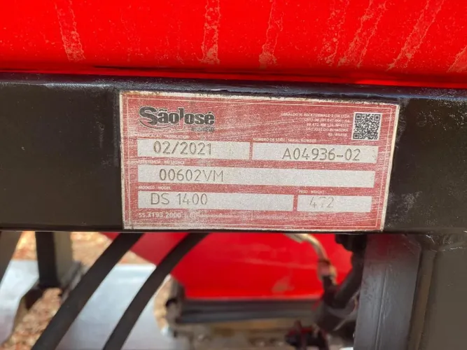 Distribuidor de sementes, adubo, uréia