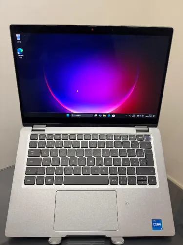 Notebook Dell Latitude i5 - 11º -2 in 1 Tablet- Ram 8 GB- SSD256 -Intel Graphics XE -14P
