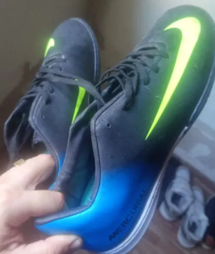 Chuteira society Nike