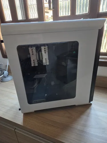 PC Gamer com RX5600 e 16 GB RAM