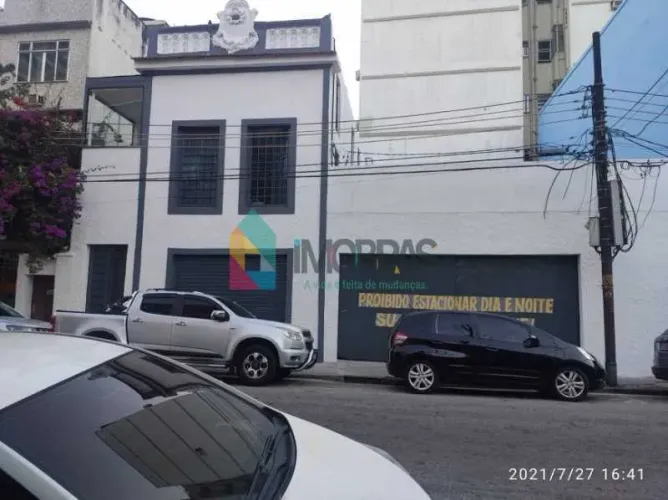 BOTAFOGO!! PONTO COMERCIAL TRIPLEX COM 358M² E ESTACIONAMENTO PARA DIVERSOS CARROS!!