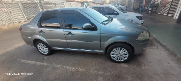Fiat Siena Essence 1.6 Flex 16V 4P 2012