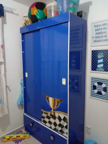 guarda roupa infantil azul