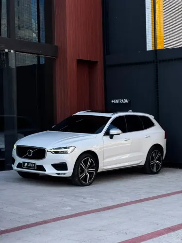 Volvo XC 60 T-5 R-design 2.0 AWD 5P 2018