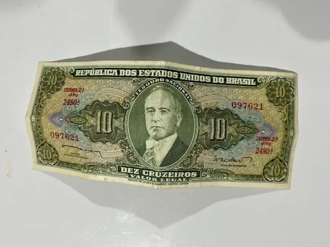 Dez cruzeiros