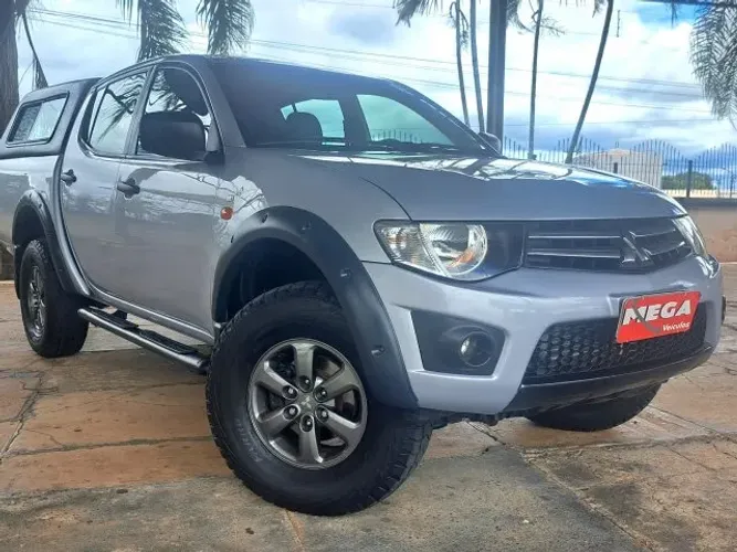 Mitsubishi L200 Triton HPE 3.2 CD TB Int.diesel MEC 2013