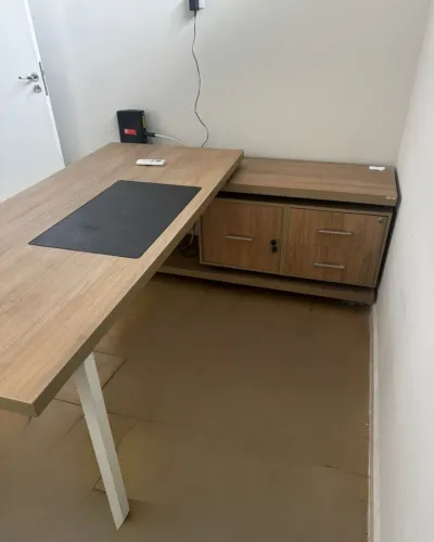 Fina mesa de escritório