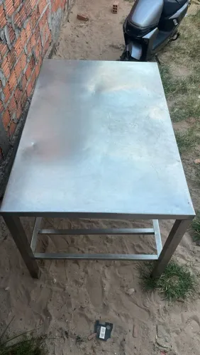 Mesa Industrial em Aço Inox / Bancada de Trabalho com Prateleira Inferior