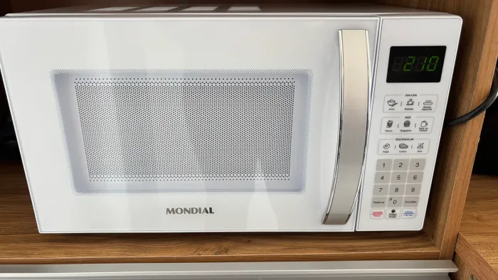 Microondas Mondial 21 litros