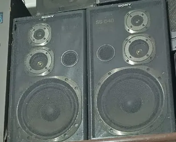 Par de caixas de som vintage Sony SS-D40