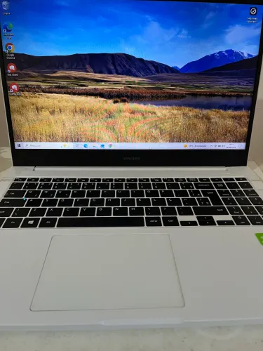 Samsung Book, i5 10th, 8gb de ram! Placa de vídeo 2gb