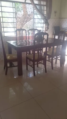 Mesa e Seis Cadeiras