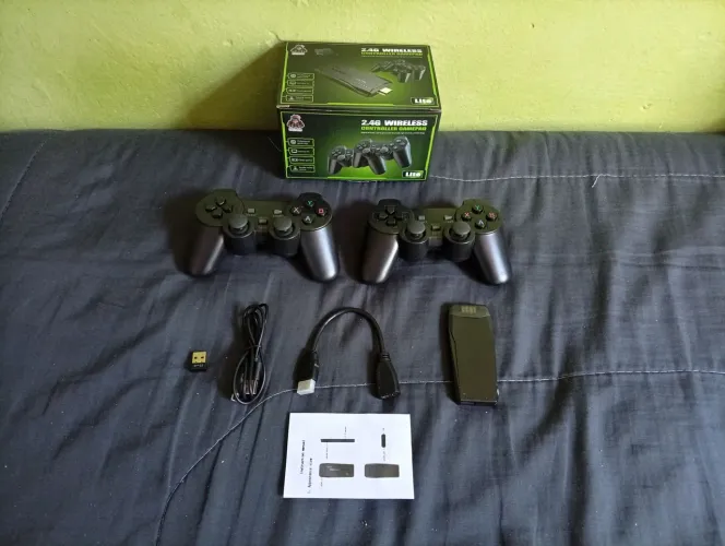Vende se vídeo game portátil com 20.023 jogos 