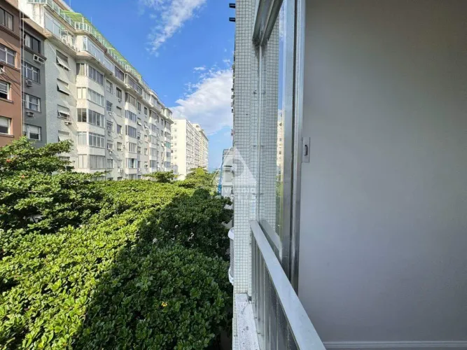 Exclusividade - R Belfort Roxo - 3 quartos (1 suite) reformado na 2ª quadra da praia, Copa