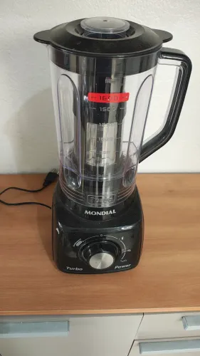 LIQUIDIFICADOR, FERRO E MESA DE PASSAR ROUPA