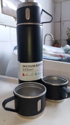 Garrafa Térmica de 500ml com 3 canecas