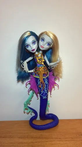 Peri e Pearl Serpentine - Monster High