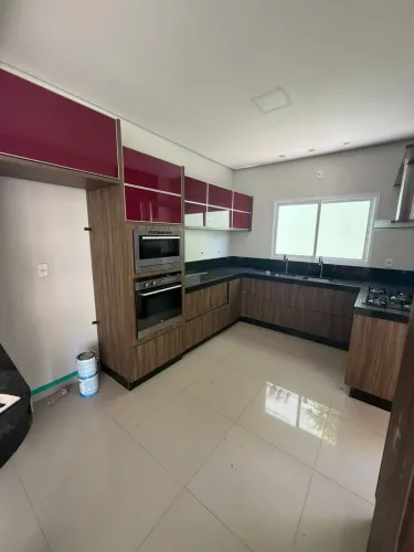 Sobrado com 3 Suites no Condominio Belvedere 1