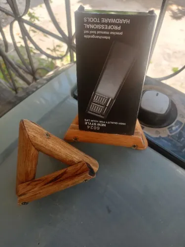Suporte artesanal para celulares e tabletes