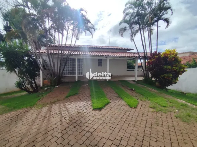 Casa Mista com 3 quartos sendo 1 suíte disponível para locação e venda no bairro Cidade Ja