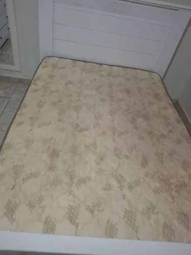 Cama casal + colchão casal td por 200