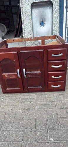 Gabinete de banheiro madeira maciça 