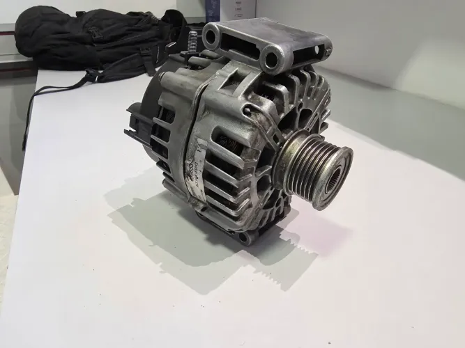 Alternador sprinter 180A Valeo