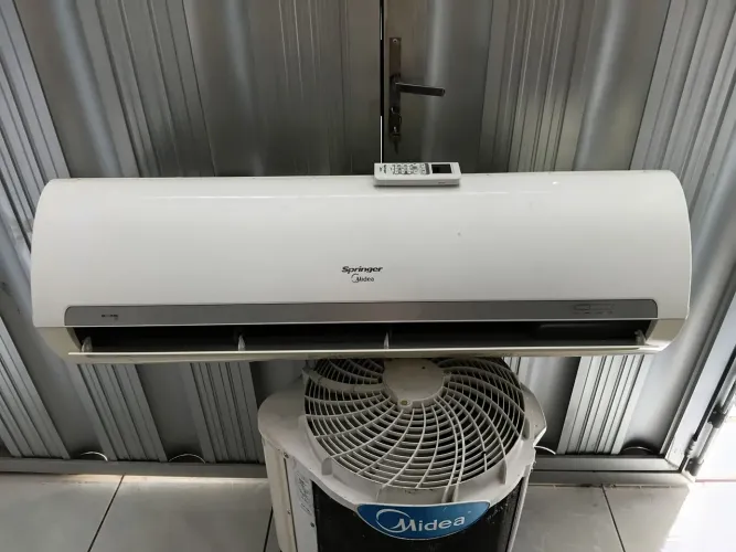 Springer Midea 22000 Btus.