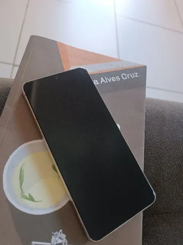 Celular Samsung Galaxy S 21 5G precisa trocar tela