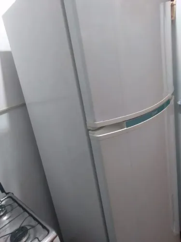 Vendo geladeira Frost Free em perfeito estado 
