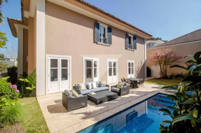 Casa à venda no Jardim Guedala, 500m², 4 suítes, terraço, sala de ginástica, sauna, piscin
