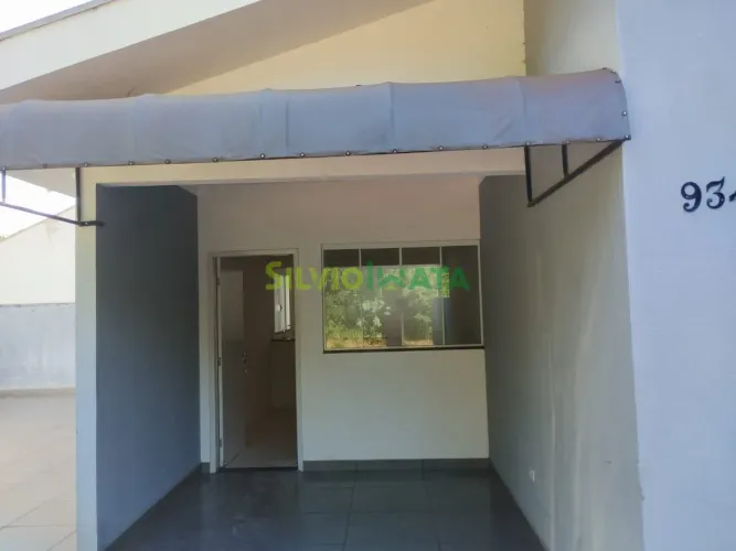 Casa à Venda em Mandaguaçu PR | 2 Quartos, Garagem para 2 Carros