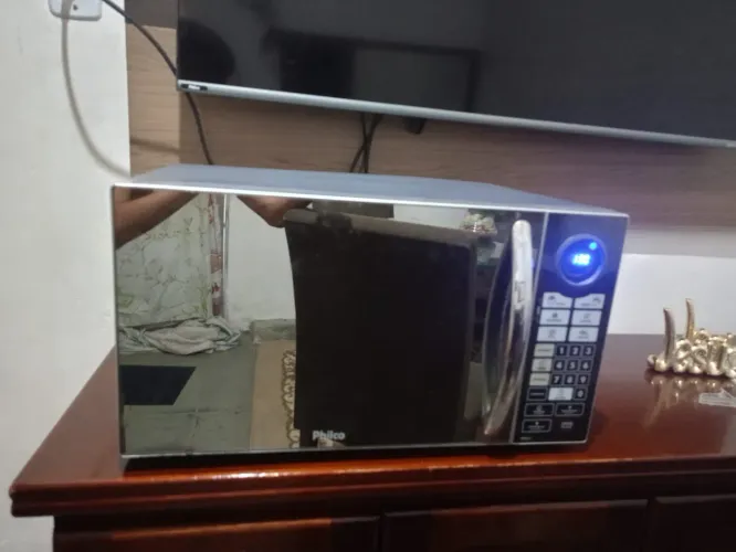 Vendesse microondas, em ótimas condições além de ser bonito funciona perfeitamente