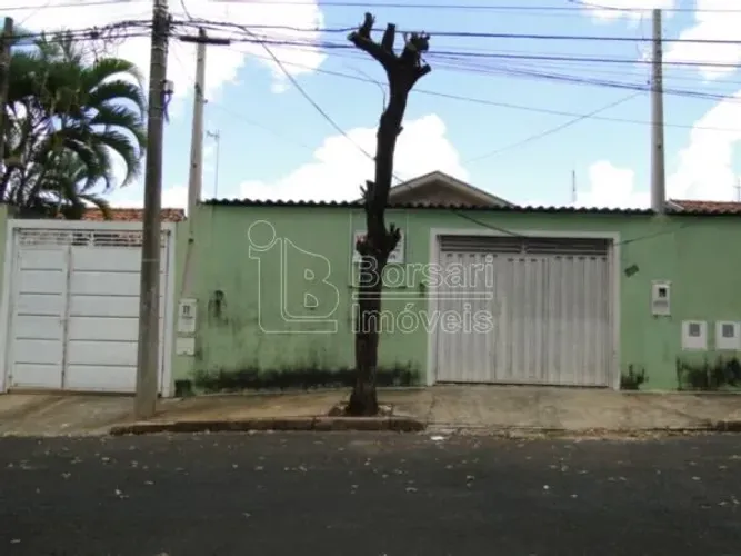 Venda de Casas / Padrão na cidade de Araraquara