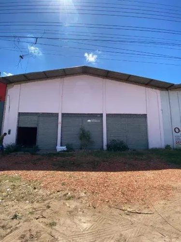 GALPÃO COMERCIAL COM 08 VAGAS DE GARAGEM DESCOBERTA EM TIMON-MA.