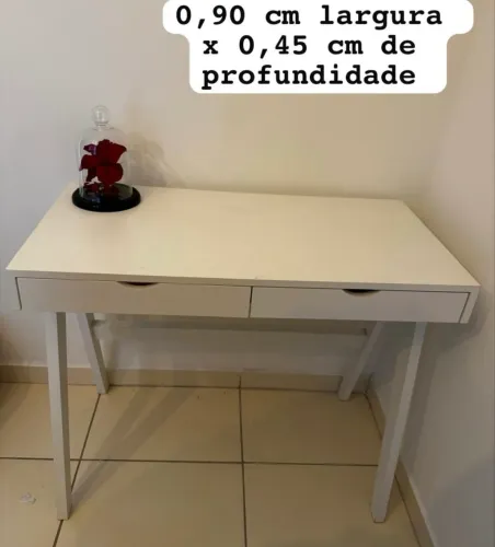 Escrivaninha com duas gavetas 