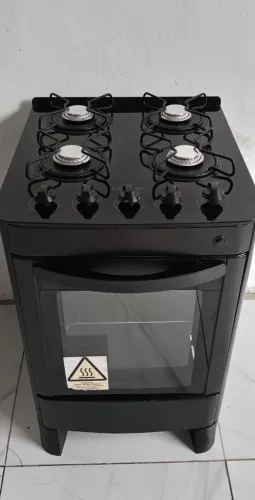 fogão esmaltec mesa de vidro, funciona às 4 bocas e o forno
