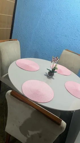 Mesa, com 4 cadeiras
