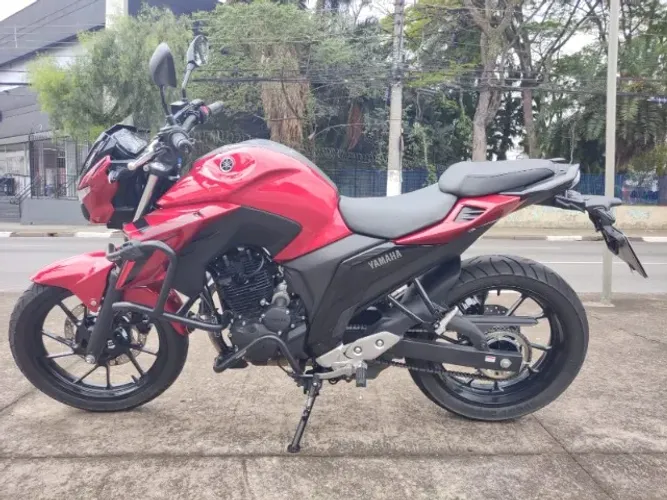 Yamaha FZ25 Connected 2025