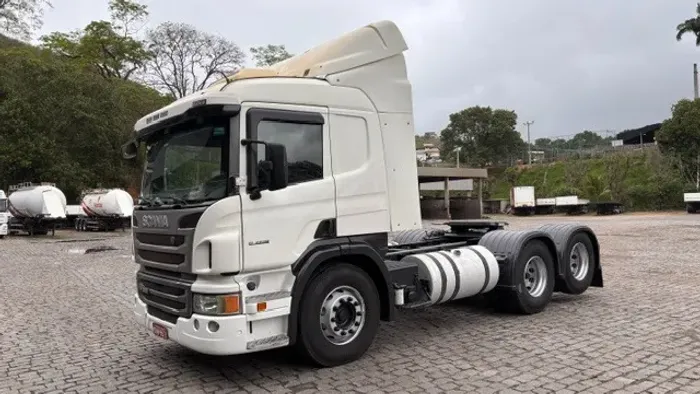 Scania P-360 A6x2 automático 2014