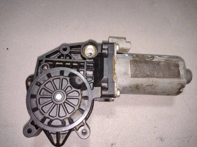 Motor Vidro Elétrico Porta Dianteira Direita Citroen/Picasso / X-Sara 2002/08.