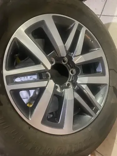 Roda Toyota Hilux aro 18 original unidade valor mínimo consulte o jogo