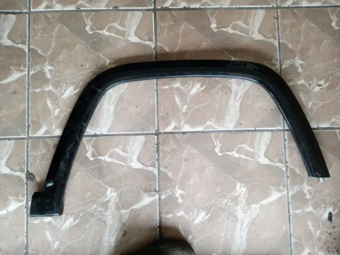Moldura vão roda Dianteira Direita Jeep Commander