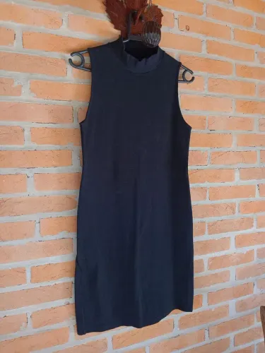 vestido tubinho curto preto