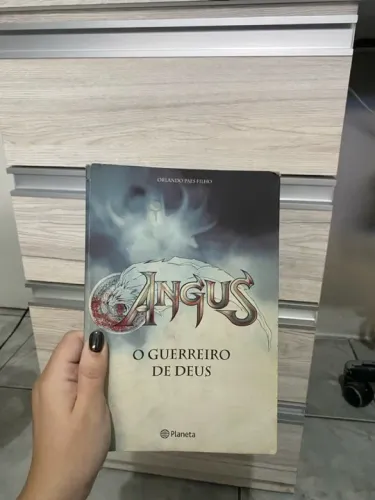 Livro Angus - O Guerreiro de Deus - Orlando Paes Filho
