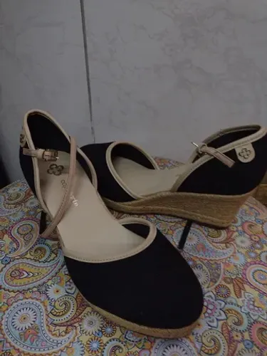 Sandália Capodarte n.37 NOVA Super estilosa