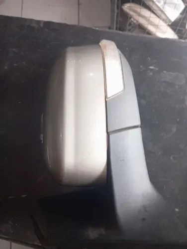 Retrovisor eletrônico Ford Focus 2014.